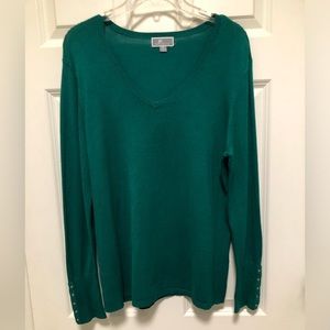 Gorgeous emerald green v-neck sweater